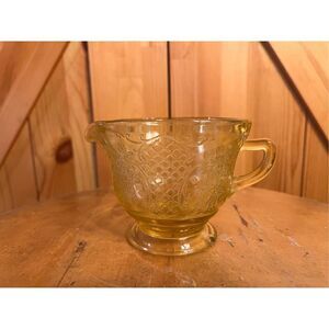 FEDERAL GLASS NORMANDIE BOUQUET & LATTICE YELLOW CREAMER (6075)